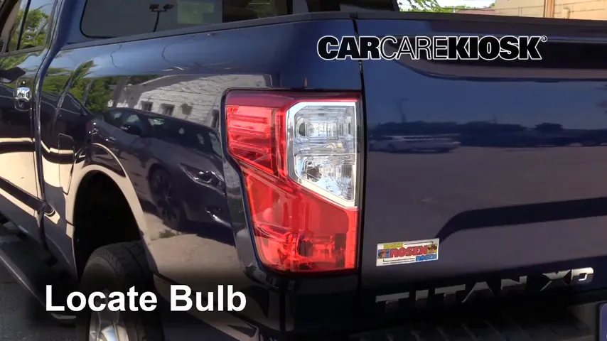 2018 Nissan Titan XD SL 5.0L V8 Turbo Diesel Lights